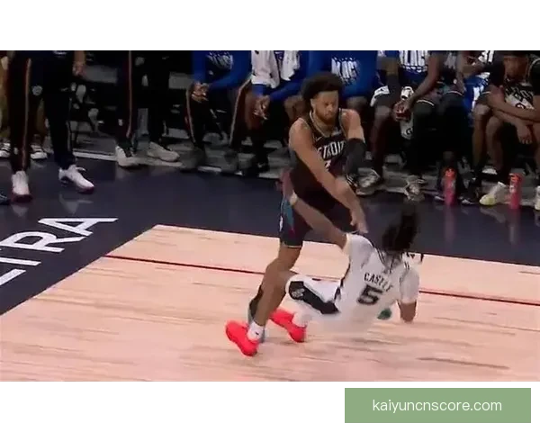 马刺主帅透露文班脚踝轻微不适赛后将进行冰敷